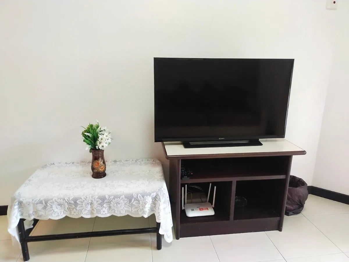 Have A Pleasant Stay With Bayu Emas Homestay Batu Ferringhi Appartamento
