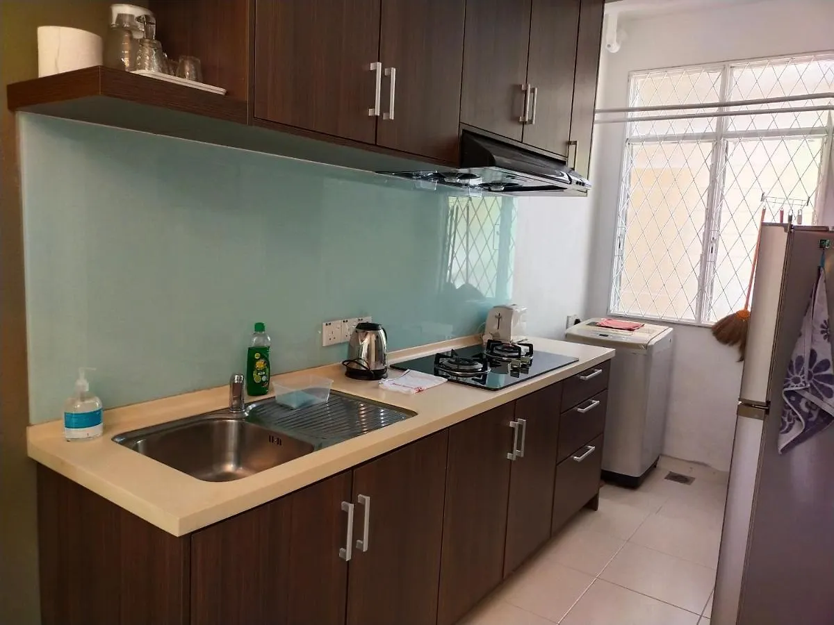 Have A Pleasant Stay With Bayu Emas Homestay Batu Ferringhi Appartamento
